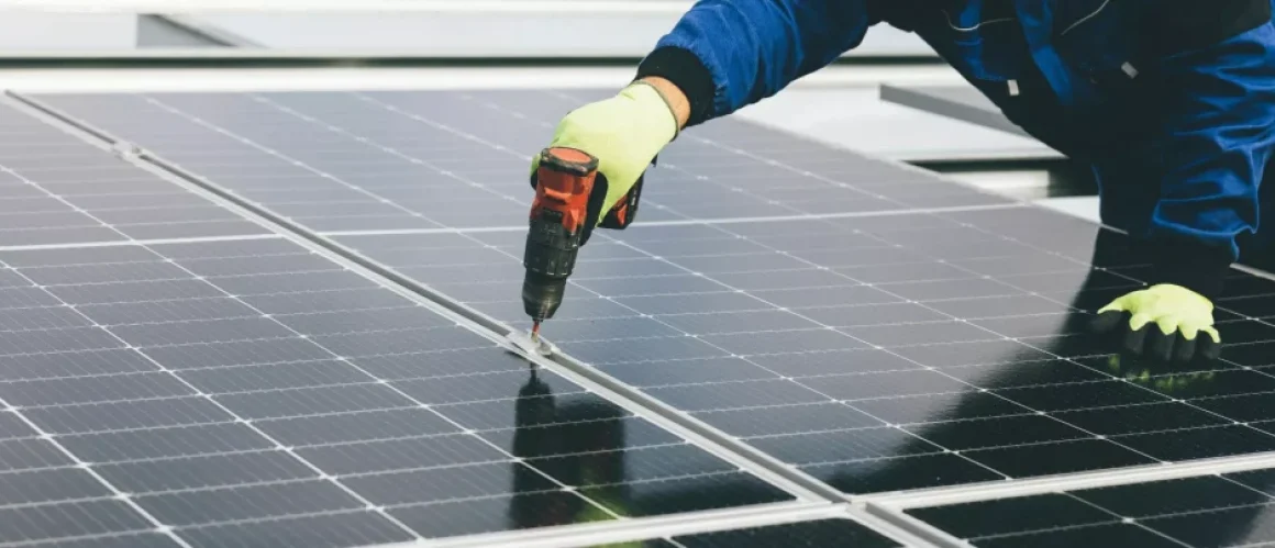 Mantenimiento de placas solares - Cristalcar Solar Mantenimiento de placas solares: por qué es clave para ahorrar