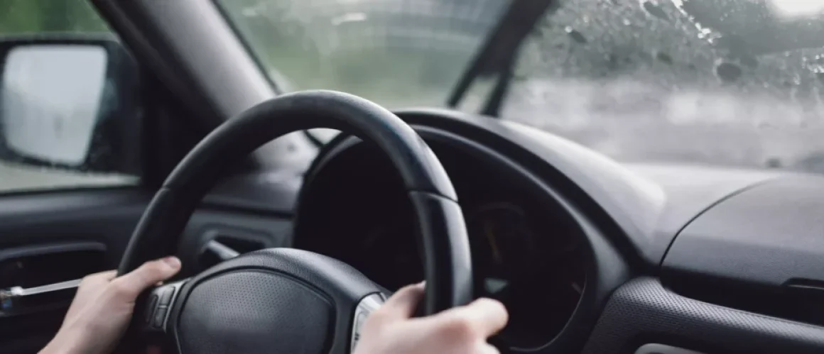 Qué debe revisar si prevé que puede llover - Cristalcar Qué debe revisar si prevé que puede llover